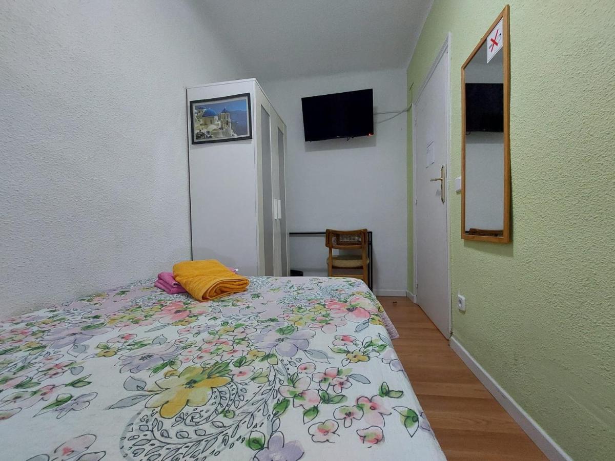 Homestay Olivos Madryt Zewnętrze zdjęcie